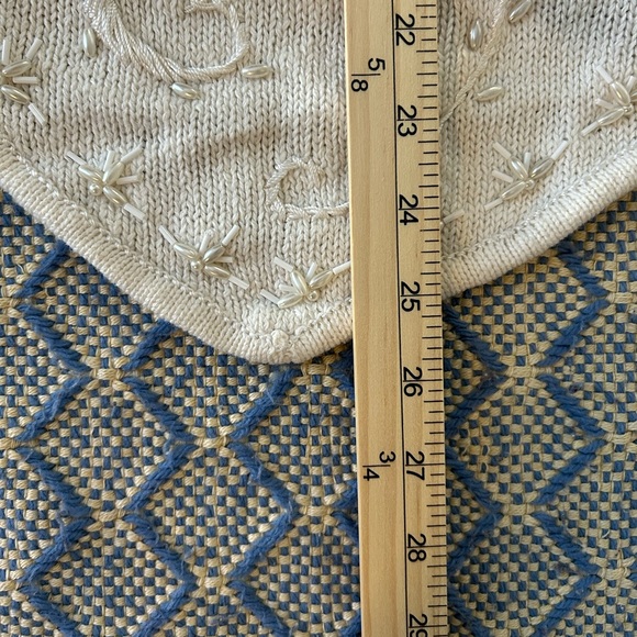 Vintage Carolyn Taylor White Embroidered and Beaded Knit Vest - Picture 8 of 10